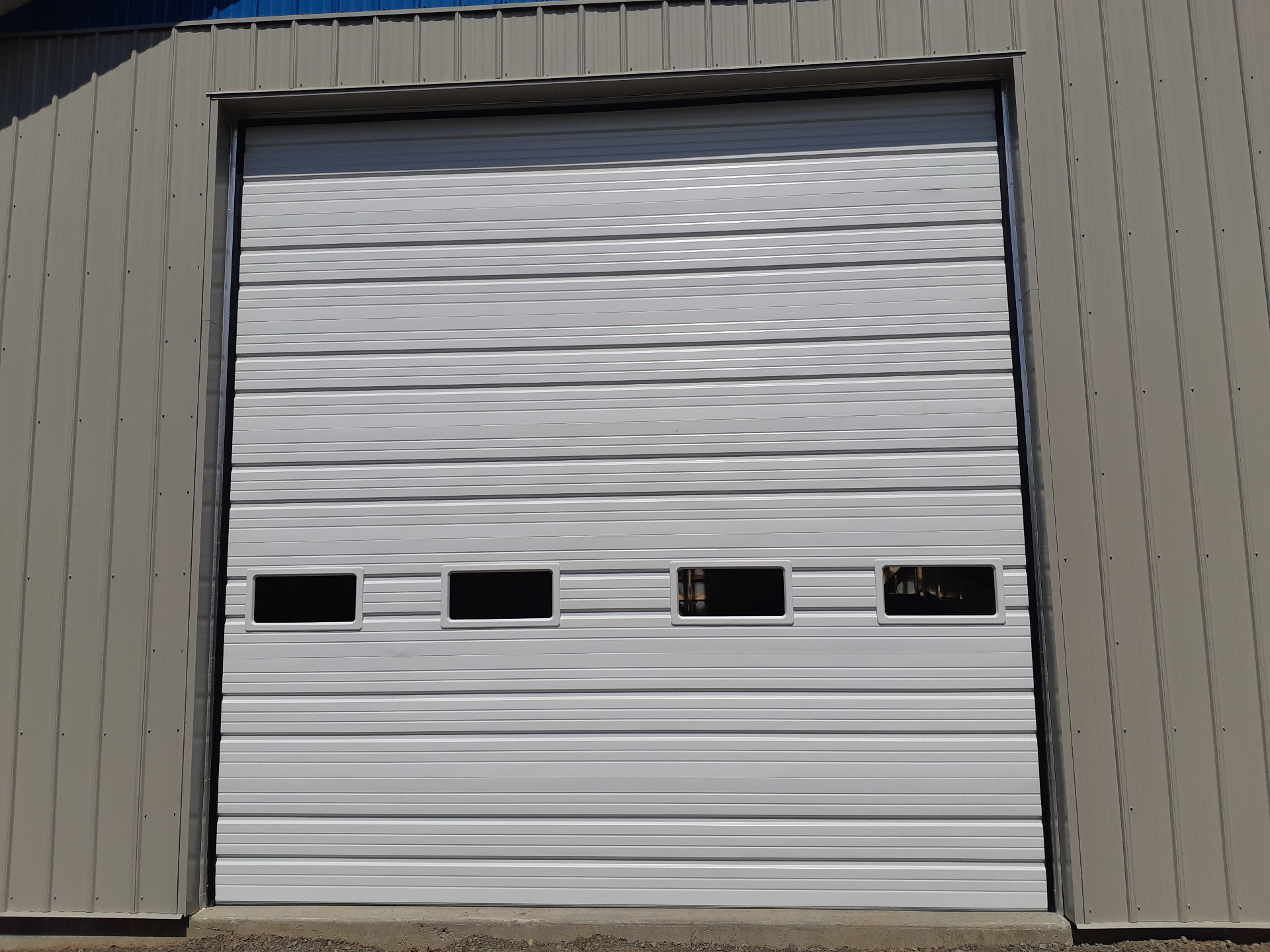 Porte sectionnelle commerciale