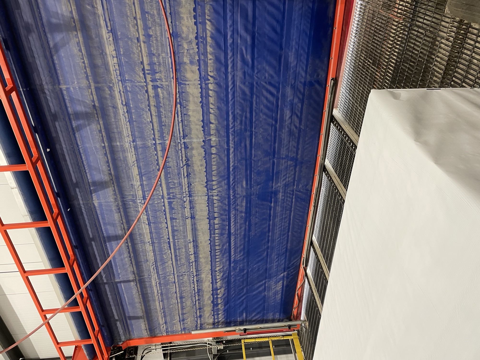 Porte à enroulement — Scierie